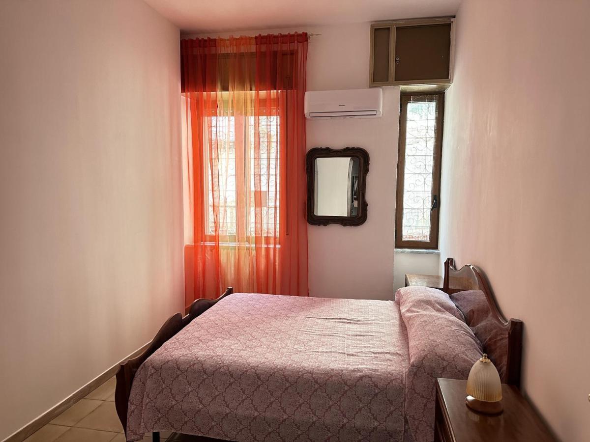 Alloggio in famiglia -casa Di Elena- *